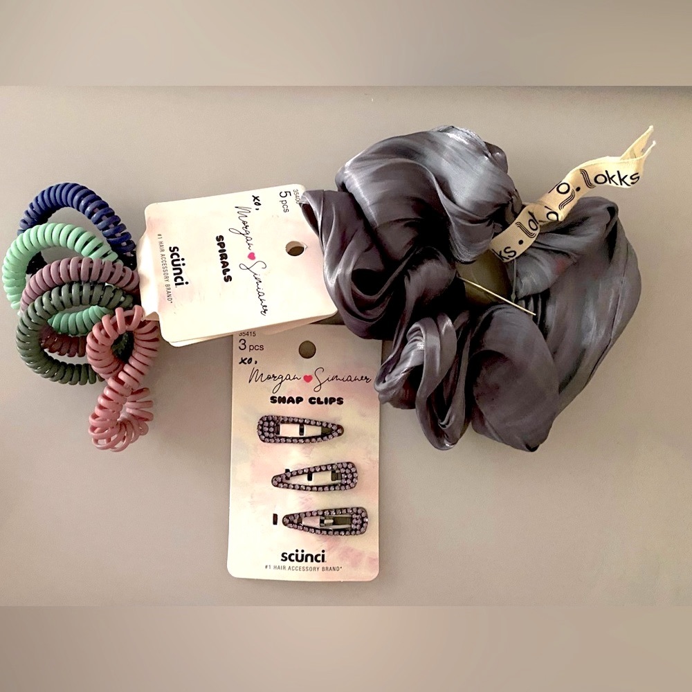3/$30 Hair Accessories Bundle 7